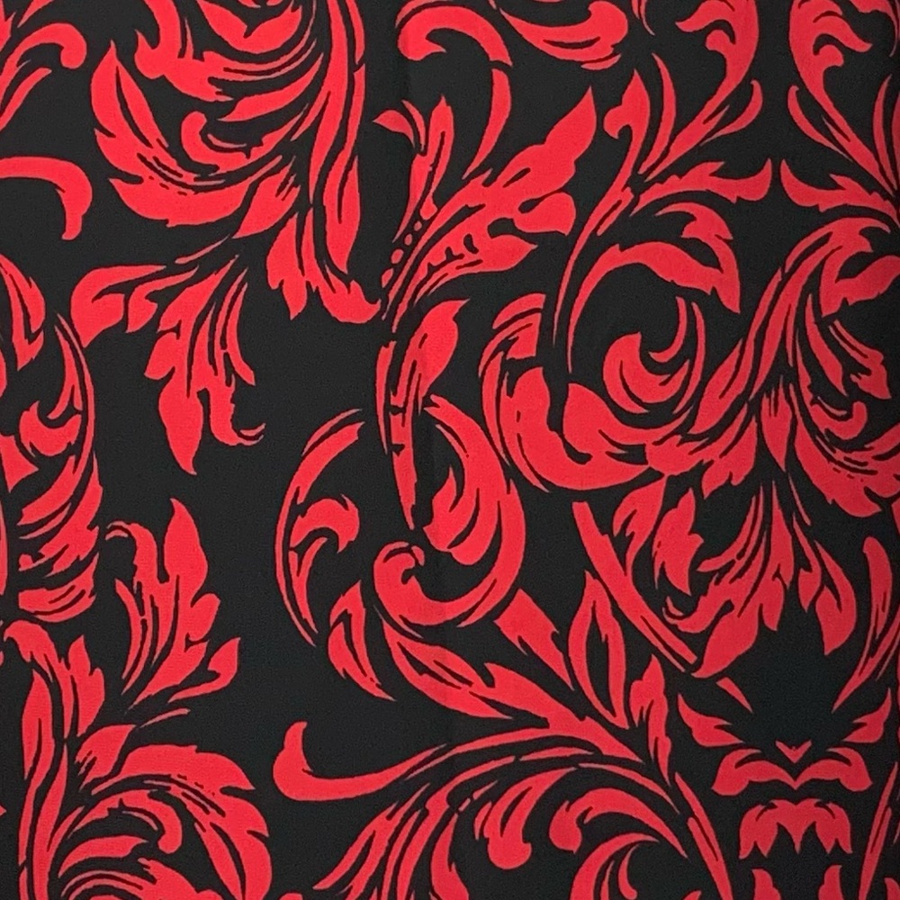 3/$30 Chicos Women's Size 1 Blouse Red Black High Low Lined Dressy  Floral Top - Picture 4 of 13